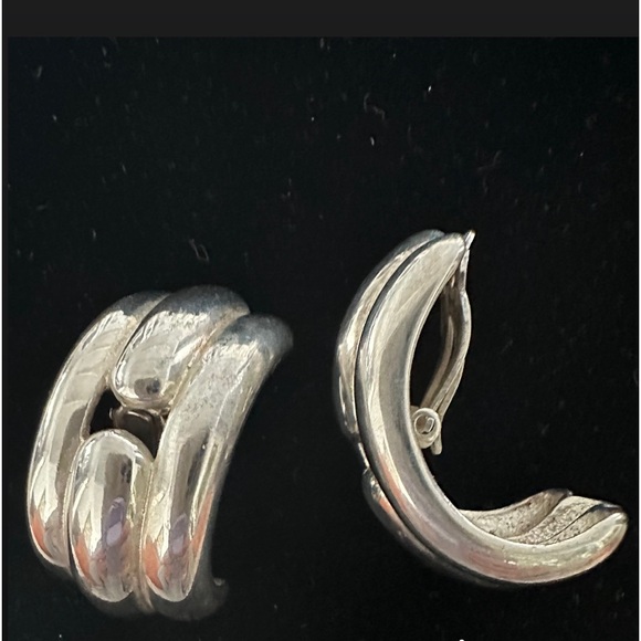 VINTAGE GIVENCHY SILVER CLIP ON - Picture 6 of 6